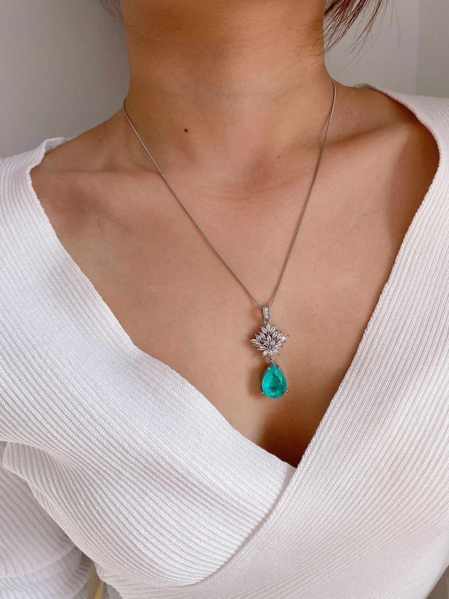 10*20 Blue Paraiba Simulant Halo Water Drop Jewelry Set, True Masterpiece Embodies Elegance & Sophistication.