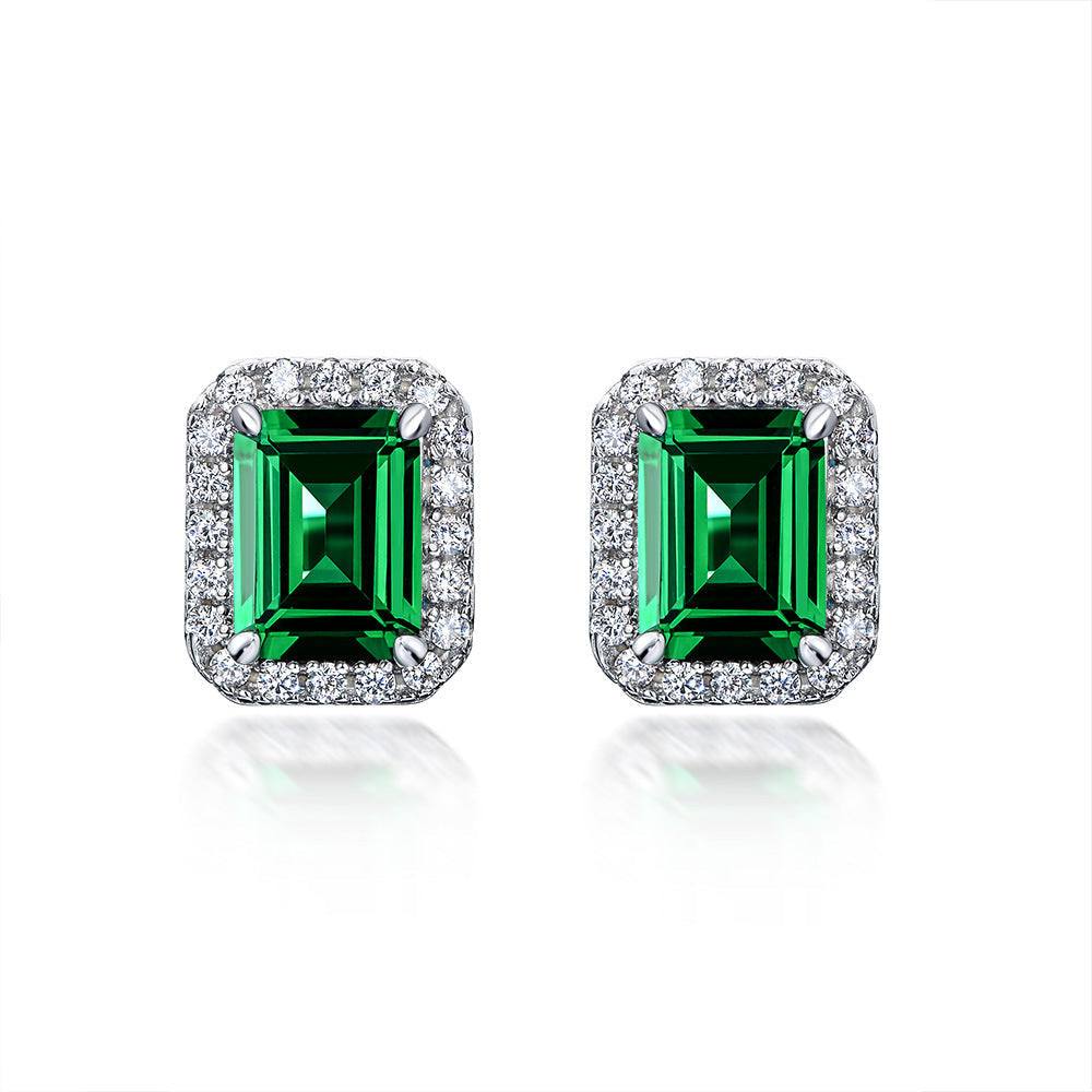 Discover the harmony of sustainability and sophistication with our lab-grown Emerald